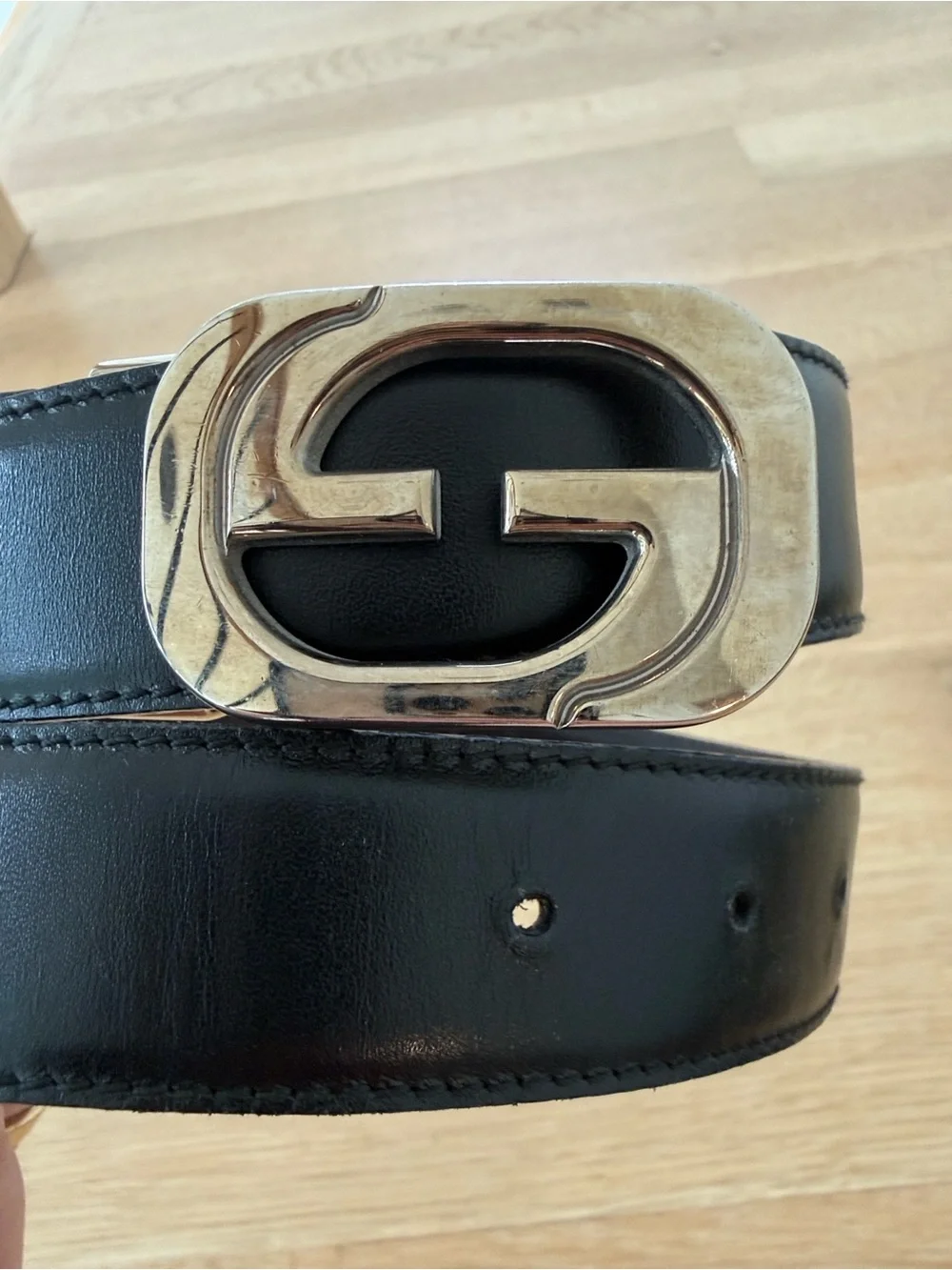 Authentic Gucci Black Leather Men’s Belt with Gold Interlocking G Buckle